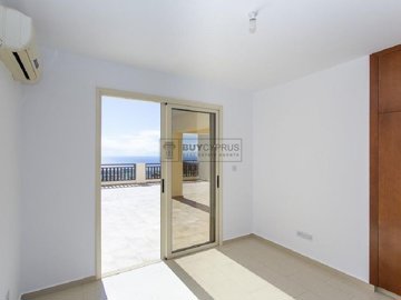 Apartment For Sale  in  Peyia