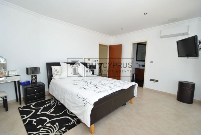 Image No.39-5 Bed Villa for sale