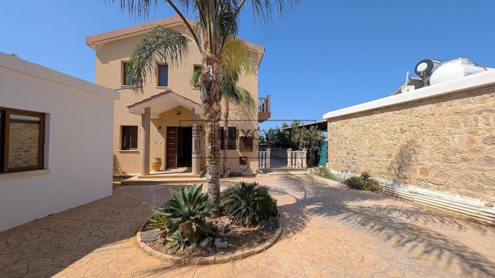 Image No.3-Villa de 6 chambres à vendre à Konia