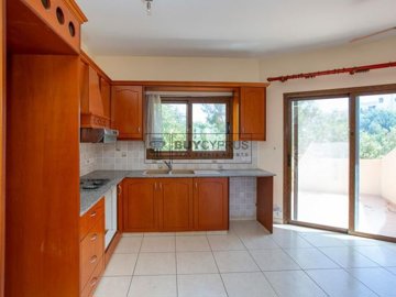 Town House For Sale  in  Kissonerga