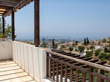 Apartment For Sale  in  Peyia