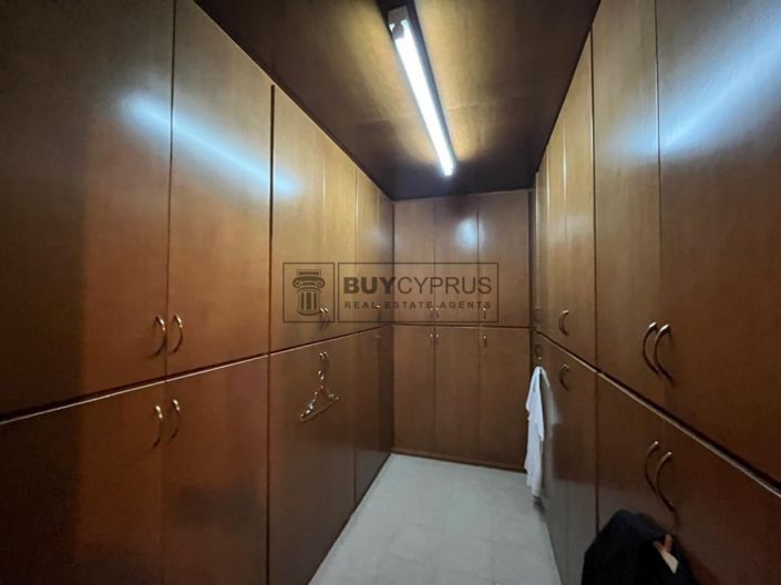 Image No.17-5 Bed Villa for sale