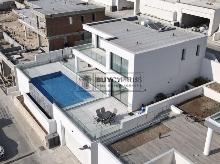 Image No.72-4 Bed Villa for sale