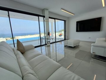 Detached Villa For Sale  in  Kissonerga