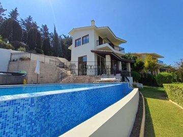 Detached Villa For Sale  in  Aphrodite Hills