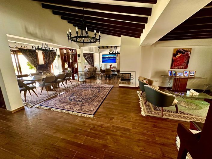 Image No.7-7 Bed Villa for sale