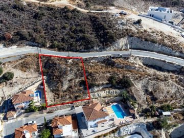 Residential Land  For Sale  in  Ayios Tychonas