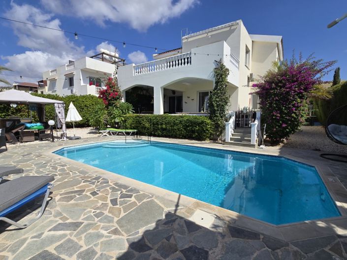 Image No.1-3 Bed Villa for sale