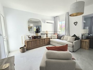 Detached Villa For Sale  in  Peyia