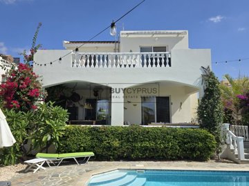 Detached Villa For Sale  in  Peyia