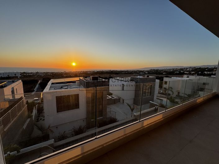 Image No.67-3 Bed Villa for sale