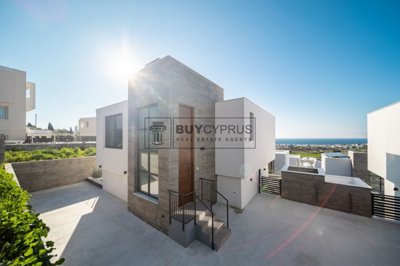 Detached Villa For Sale  in  Chlorakas