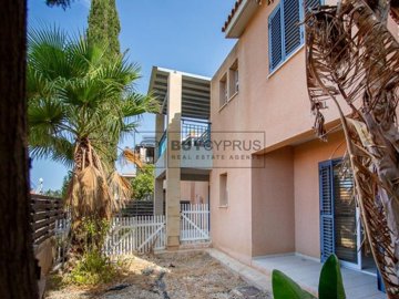 Detached Villa For Sale  in  Chlorakas