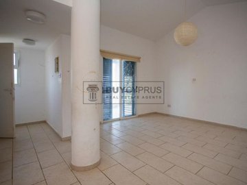 Detached Villa For Sale  in  Chlorakas