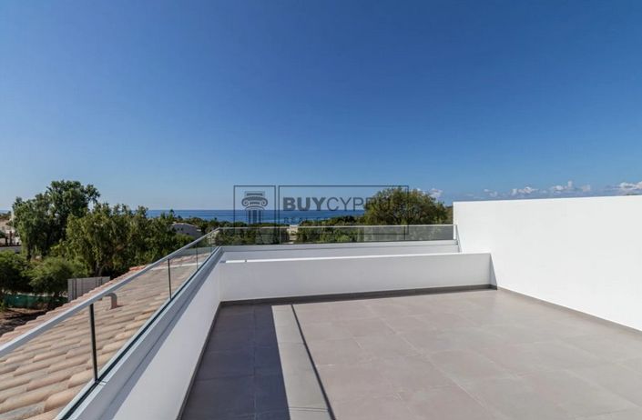 Image No.14-2 Bed Apartment for sale