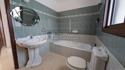 Detached Villa For Sale  in  Agia Marinouda