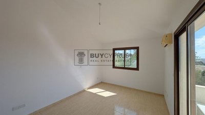 Detached Villa For Sale  in  Agia Marinouda