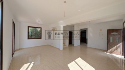 Detached Villa For Sale  in  Agia Marinouda