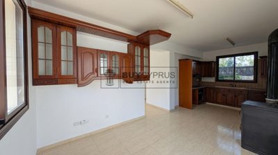 Detached Villa For Sale  in  Agia Marinouda