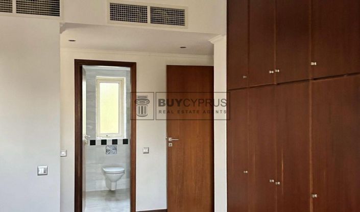 Image No.14-3 Bed Villa for sale