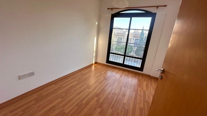 Image No.10-2 Bed Townhouse for sale