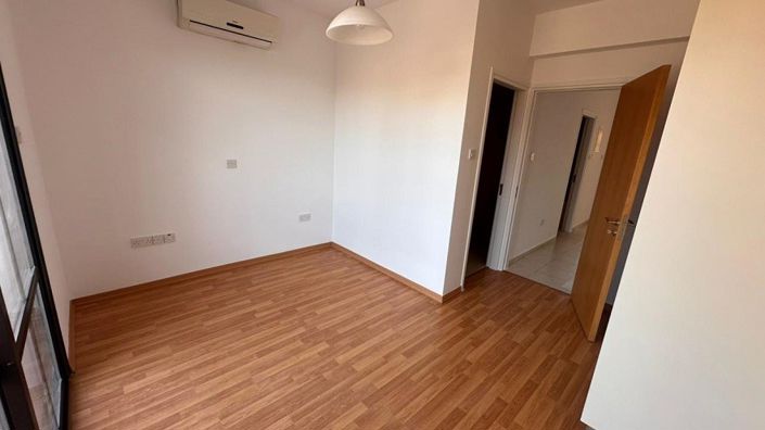 Image No.8-2 Bed Townhouse for sale