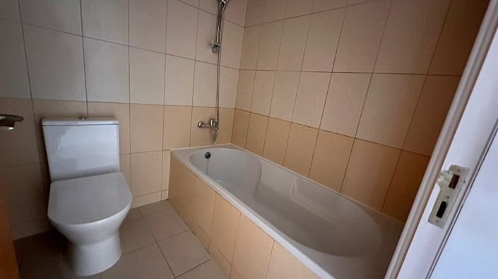 Image No.9-2 Bed Townhouse for sale