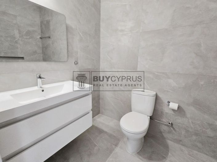 Image No.35-3 Bed Townhouse for sale