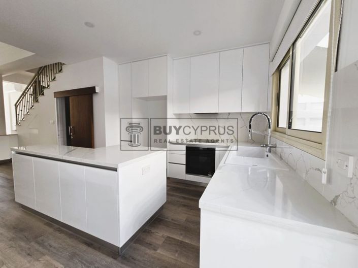 Image No.9-3 Bed Townhouse for sale