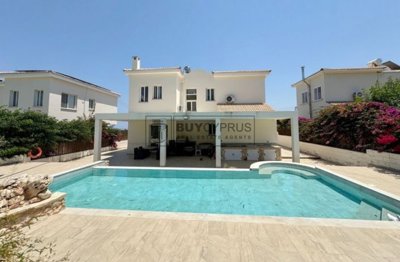 Detached Villa For Sale  in  Neo Chorio