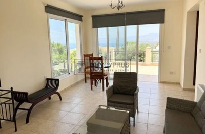 Detached Villa For Sale  in  Neo Chorio