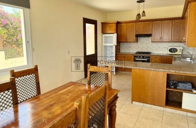 Detached Villa For Sale  in  Neo Chorio