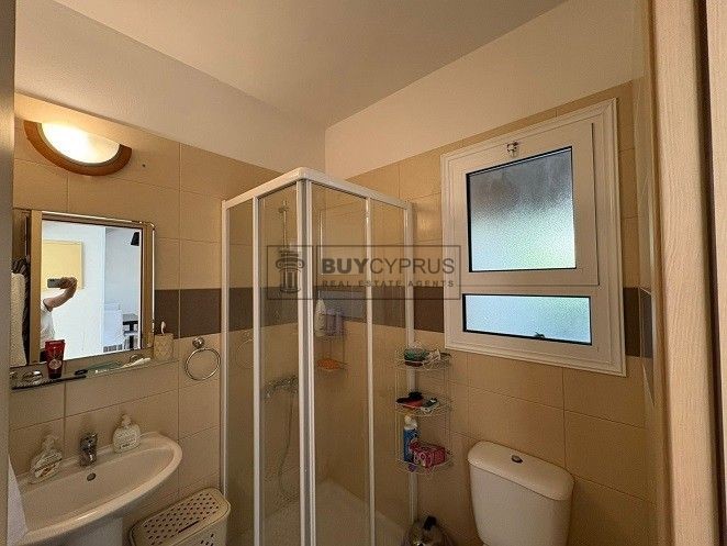 Image No.12-3 Bed Townhouse for sale