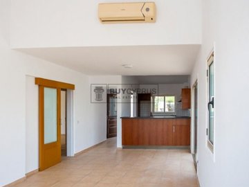 Apartment For Sale  in  Chlorakas