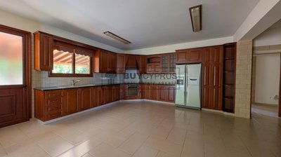Detached Villa For Sale  in  Argaka