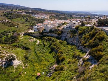 Residential Land  For Sale  in  Peyia