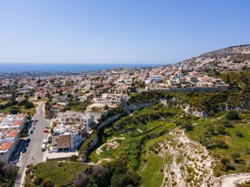 Residential Land  For Sale  in  Peyia