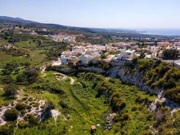 Residential Land  For Sale  in  Peyia