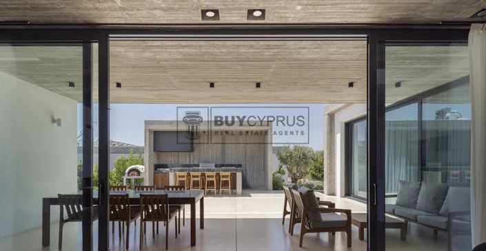 Image No.4-Villa de 4 chambres à vendre à Yeroskipou