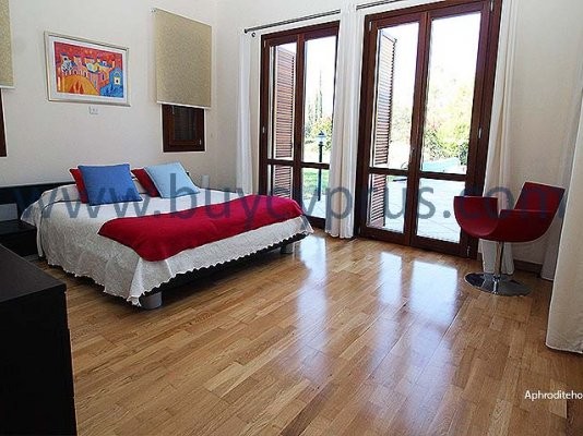 Image No.11-3 Bed Villa for sale