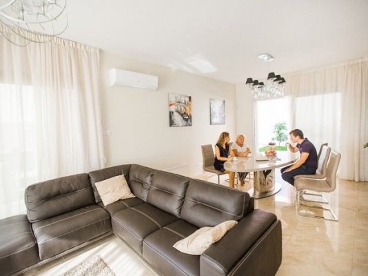 Image No.4-2 Bed Villa for sale