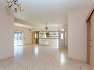 Bungalow For Sale  in  Polemi