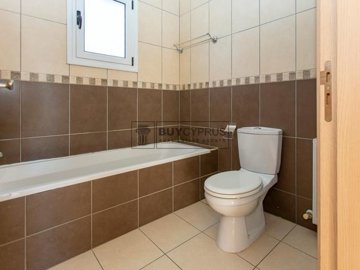 Bungalow For Sale  in  Polemi