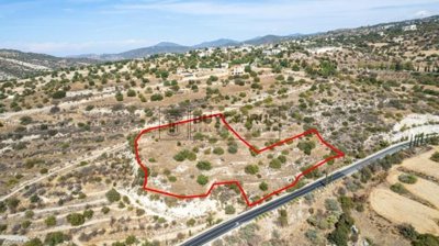Residential Land  For Sale  in  Peristerona
