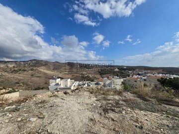 Residential Land  For Sale  in  Peyia