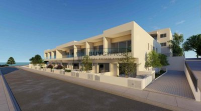 Town House For Sale  in  Chlorakas