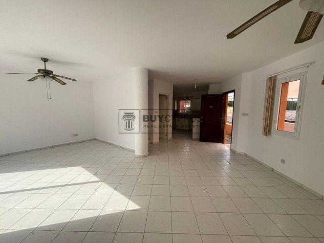 Image No.6-3 Bed Townhouse for sale