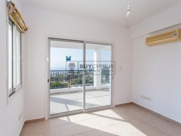 Apartment For Sale  in  Peyia