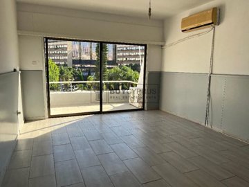 Apartment For Sale  in  Ayios Tychonas