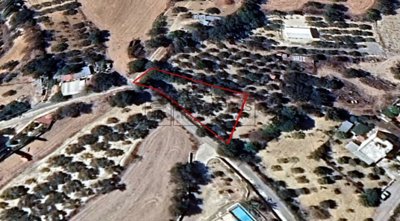 Residential Land  For Sale  in  Polemi